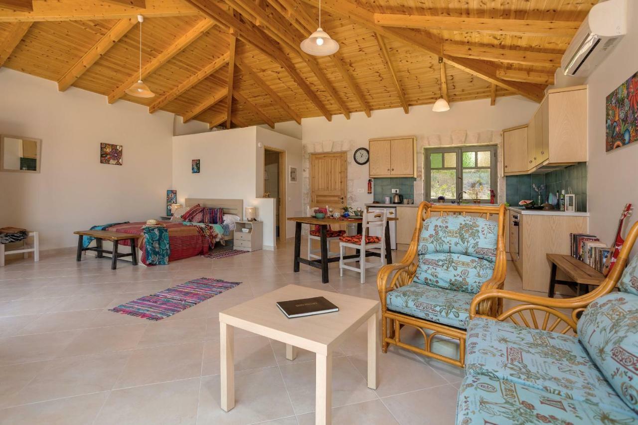 David's - Private Pool & Scenic Surroundings Вилла